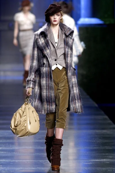 Look 12